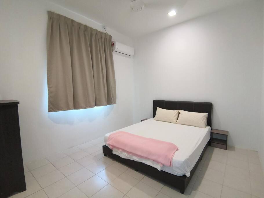 Modern , Spacious Gambang Ump 18 Guest House 外观 照片