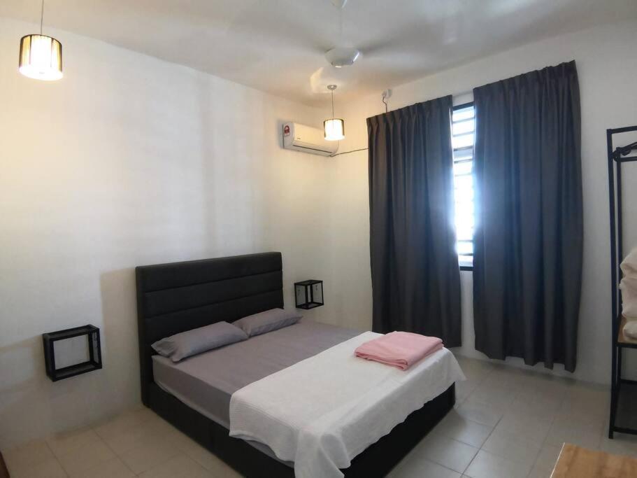 Modern , Spacious Gambang Ump 18 Guest House 外观 照片
